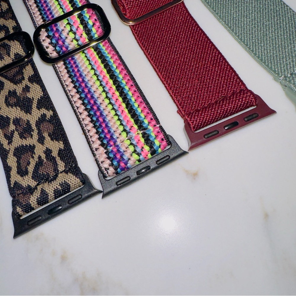 6 Stylish Stretchy apple Watch Bands 🆕 - Picture 3 of 3